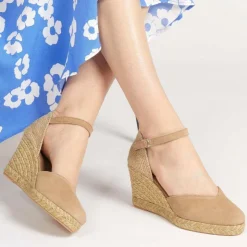 Women Jones Bootmaker Arabella Wedge Sandals -