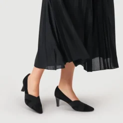 Women Peter Kaiser Leather Kitten-Heeled Court Shoes -