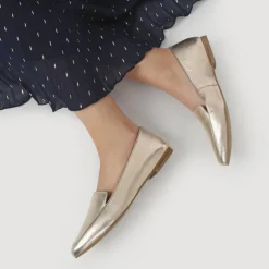 Women Jones Bootmaker Sicily Leather Slip-On Shoes -